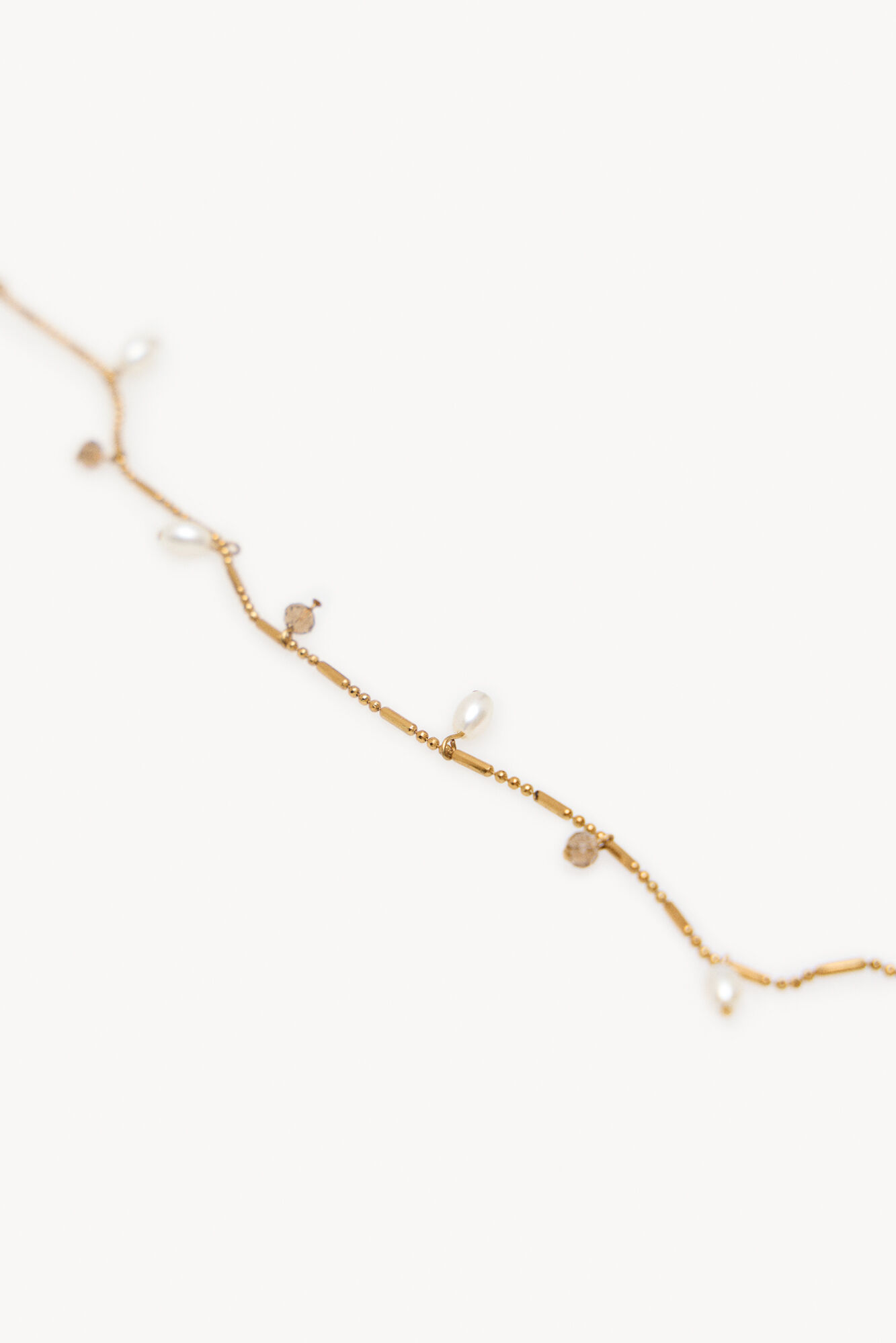 Hoss Intropia Lena. Collar Perlitas Blancas