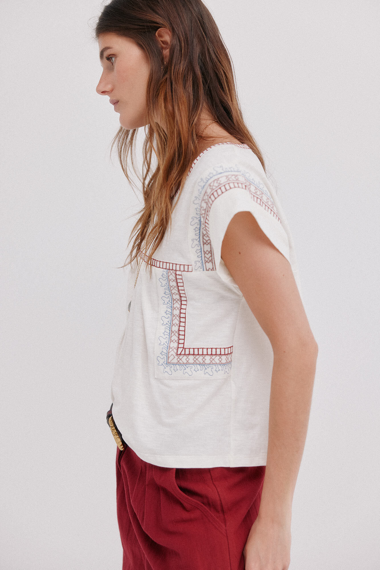 Hoss Intropia Malena. Embroidered t-shirt Beige