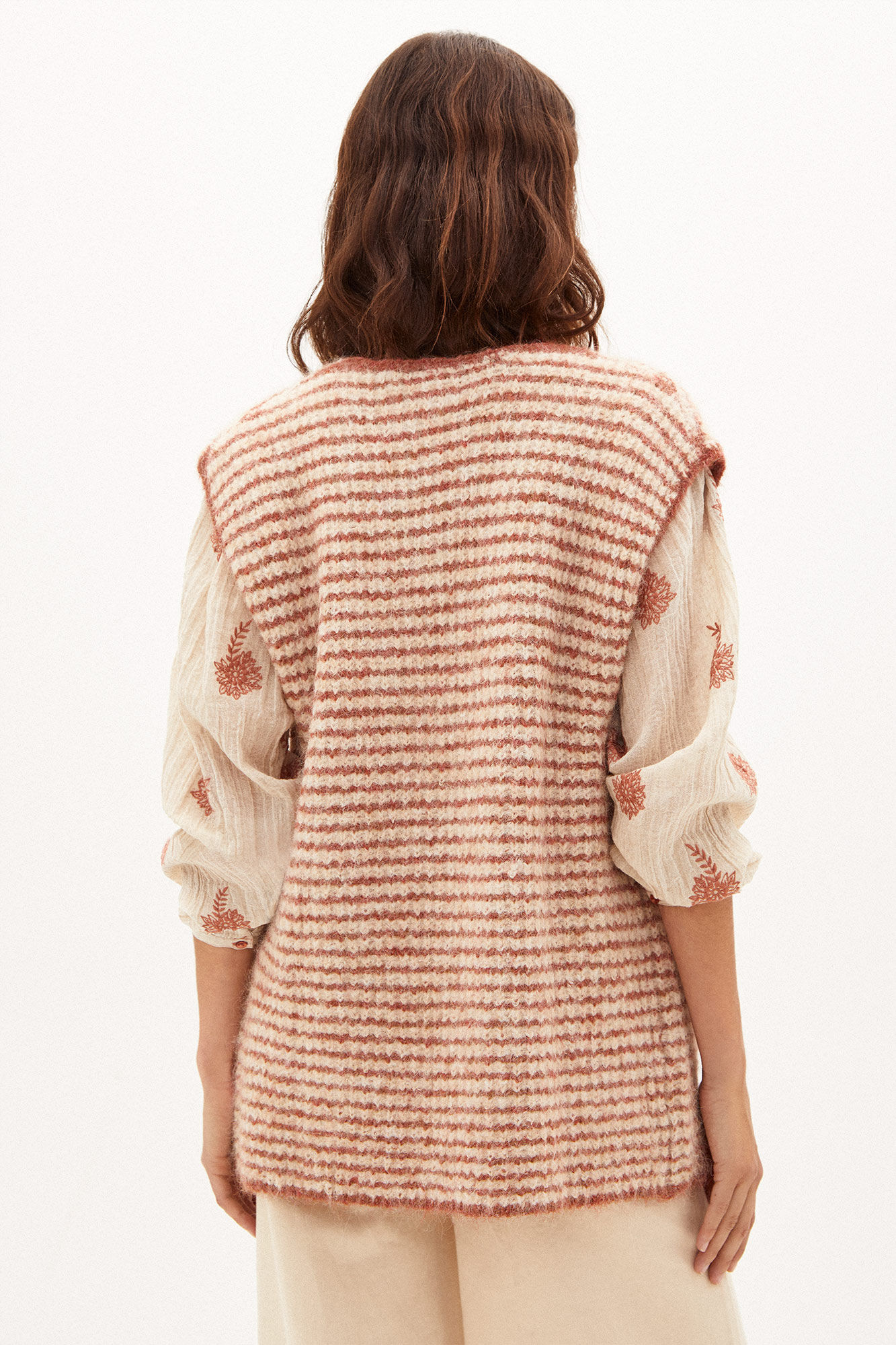 Hoss Intropia Carlota. Striped knit waistcoat Ivory