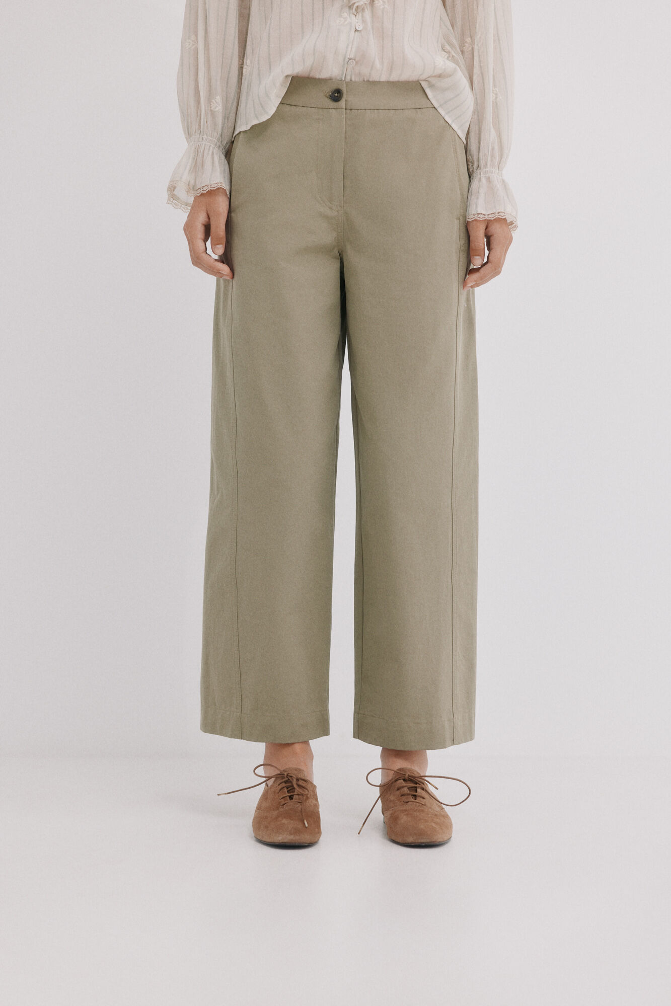 Hoss Intropia Clarisse. Blusa com folhos