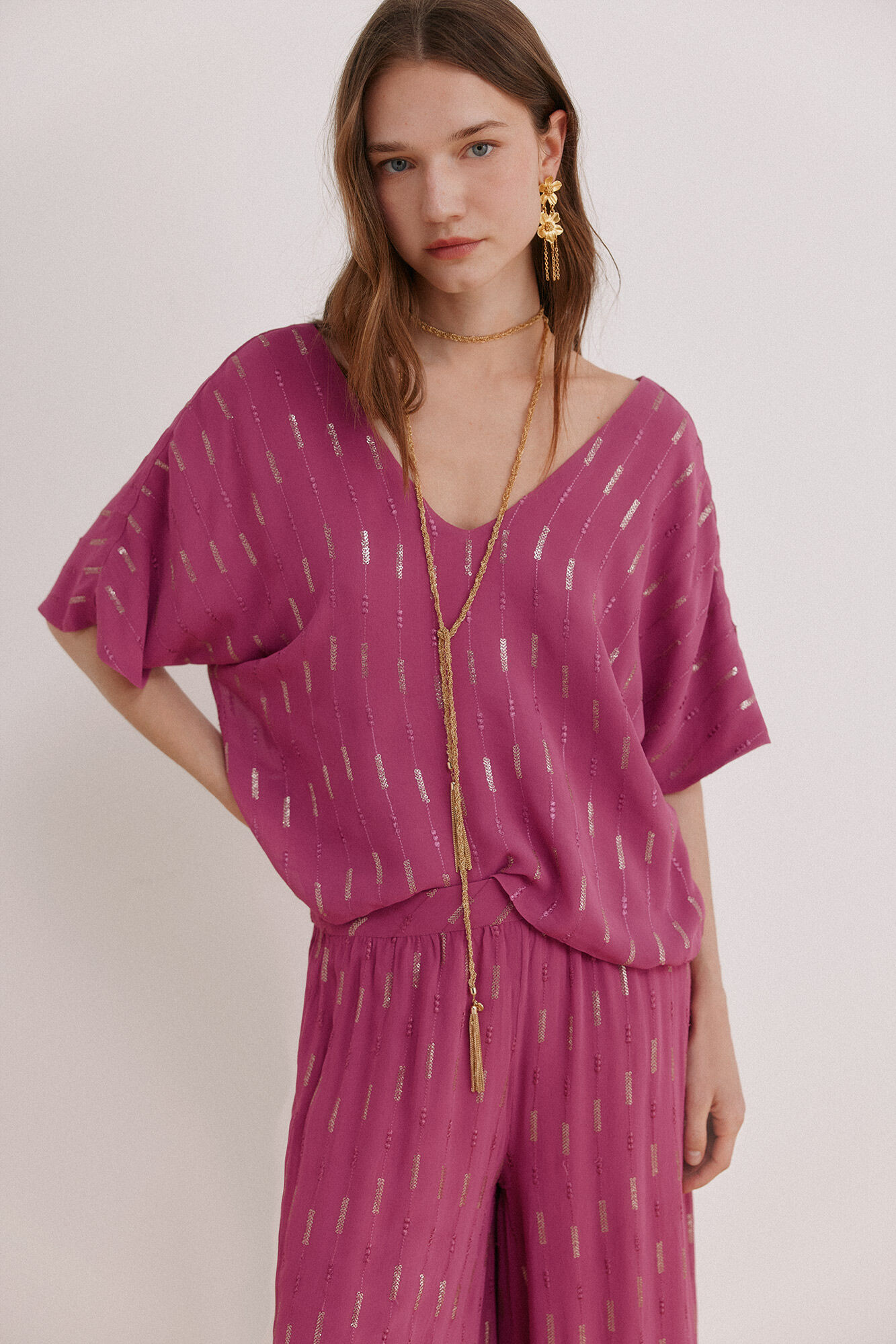 Hoss Intropia Gia. Top lentejuelas