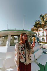 Hoss Intropia Eilana. Chaqueta detalles bordados Marfil