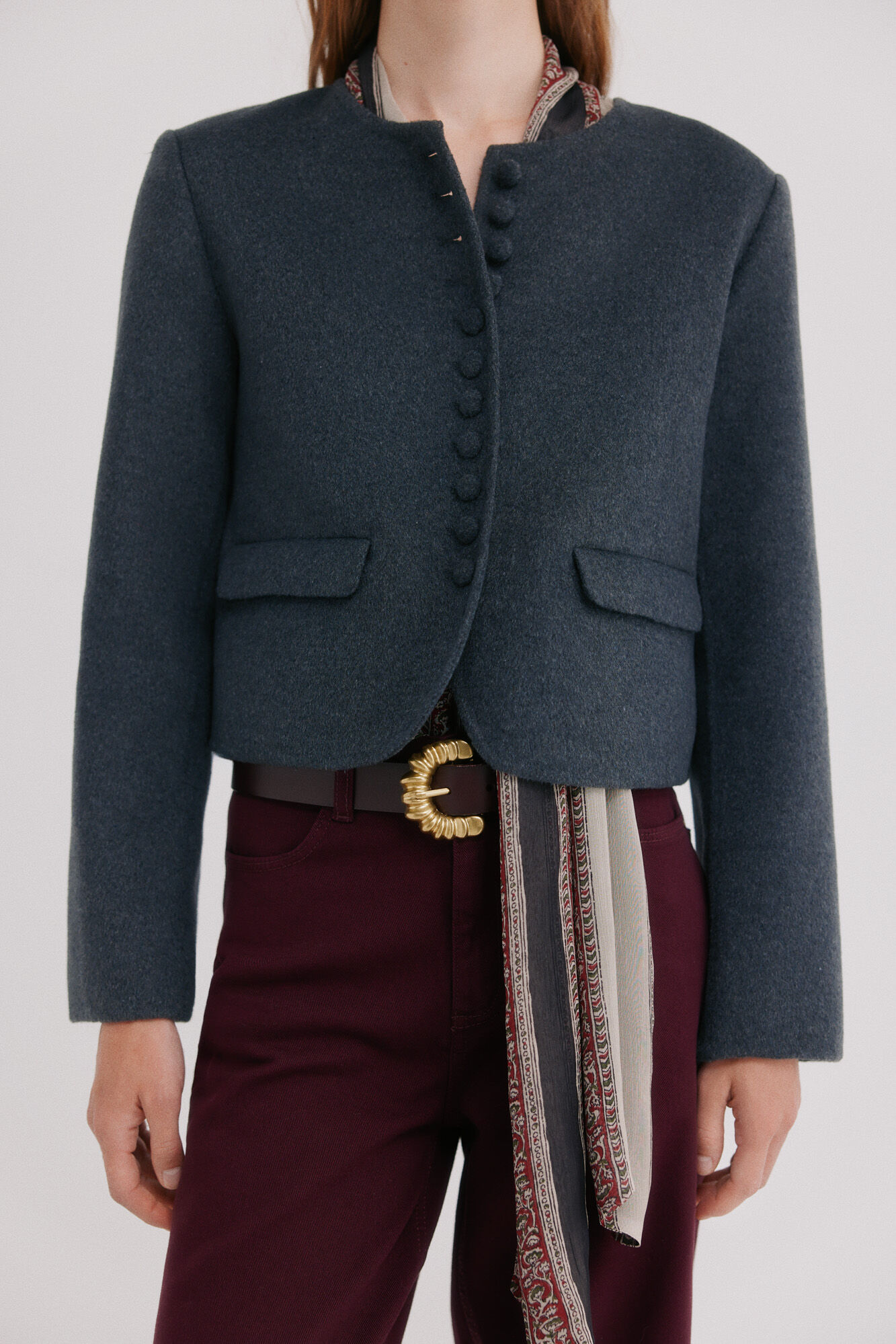 Hoss Intropia Erea. Cropped blazer