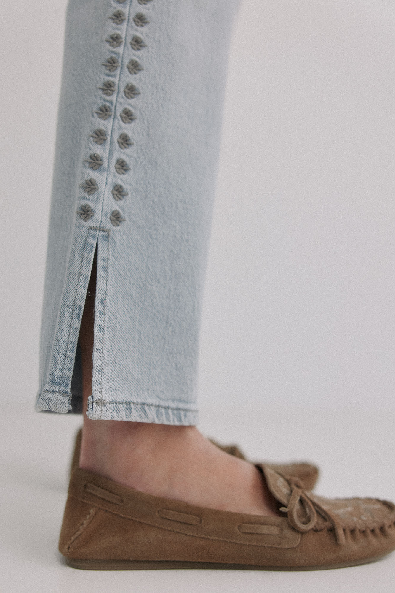 Hoss Intropia Brigitte. Vaqueros bordados Gris