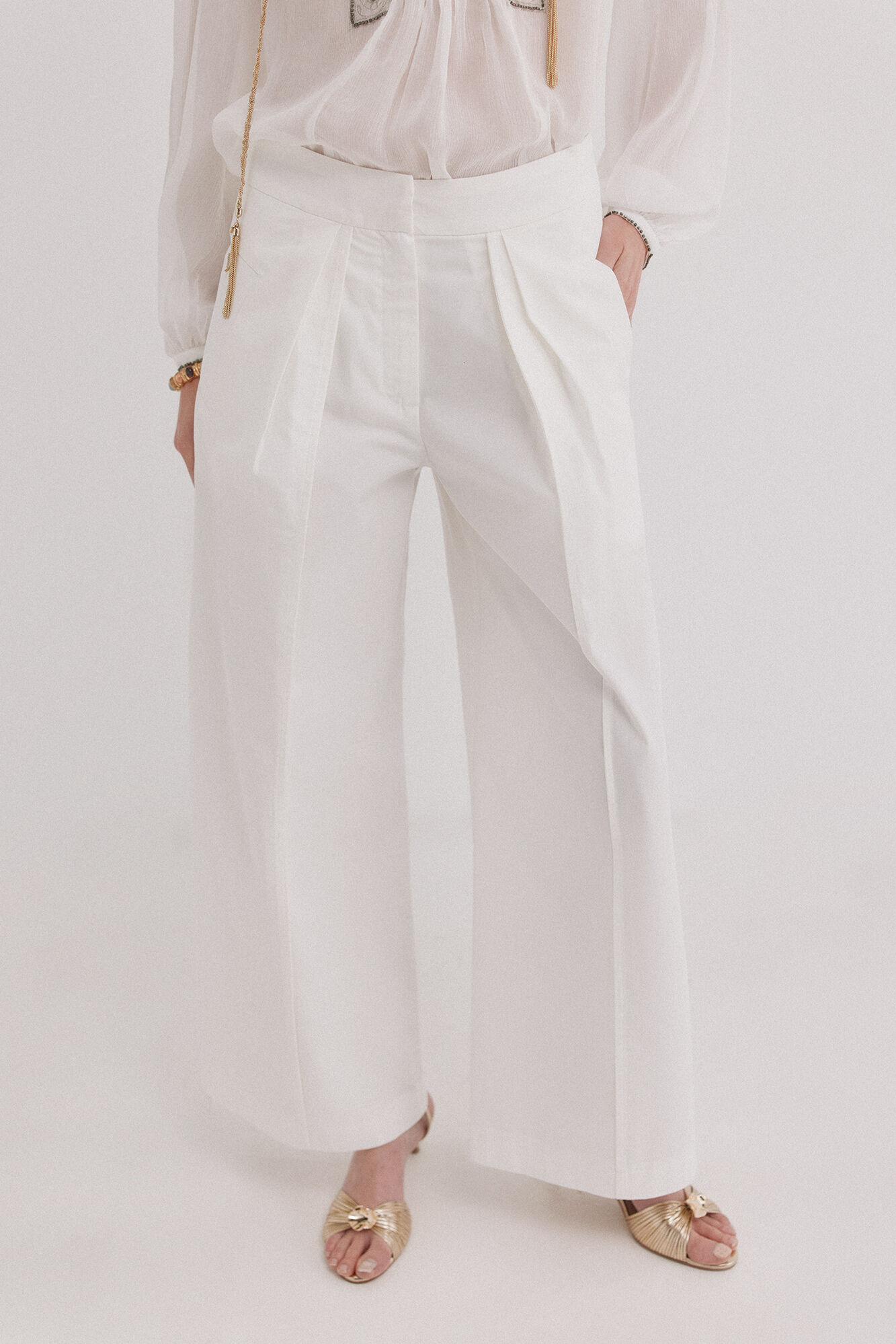 Hoss Intropia Polly. Cal&ccedil;a com pregas duplas