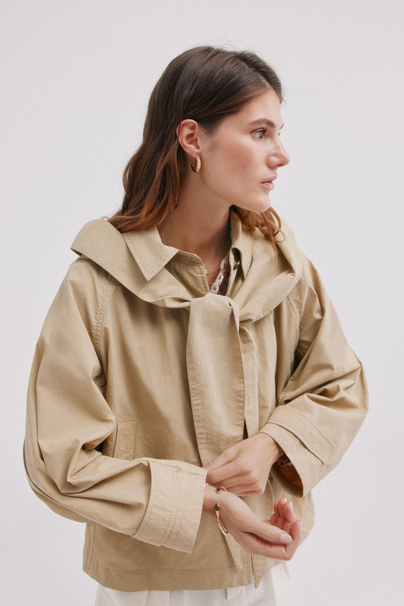 Hoss Intropia Daniela. Gabardina corta