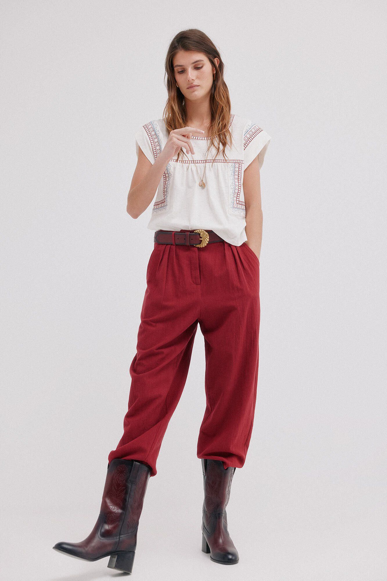 Hoss Intropia Malena. Embroidered t-shirt Beige