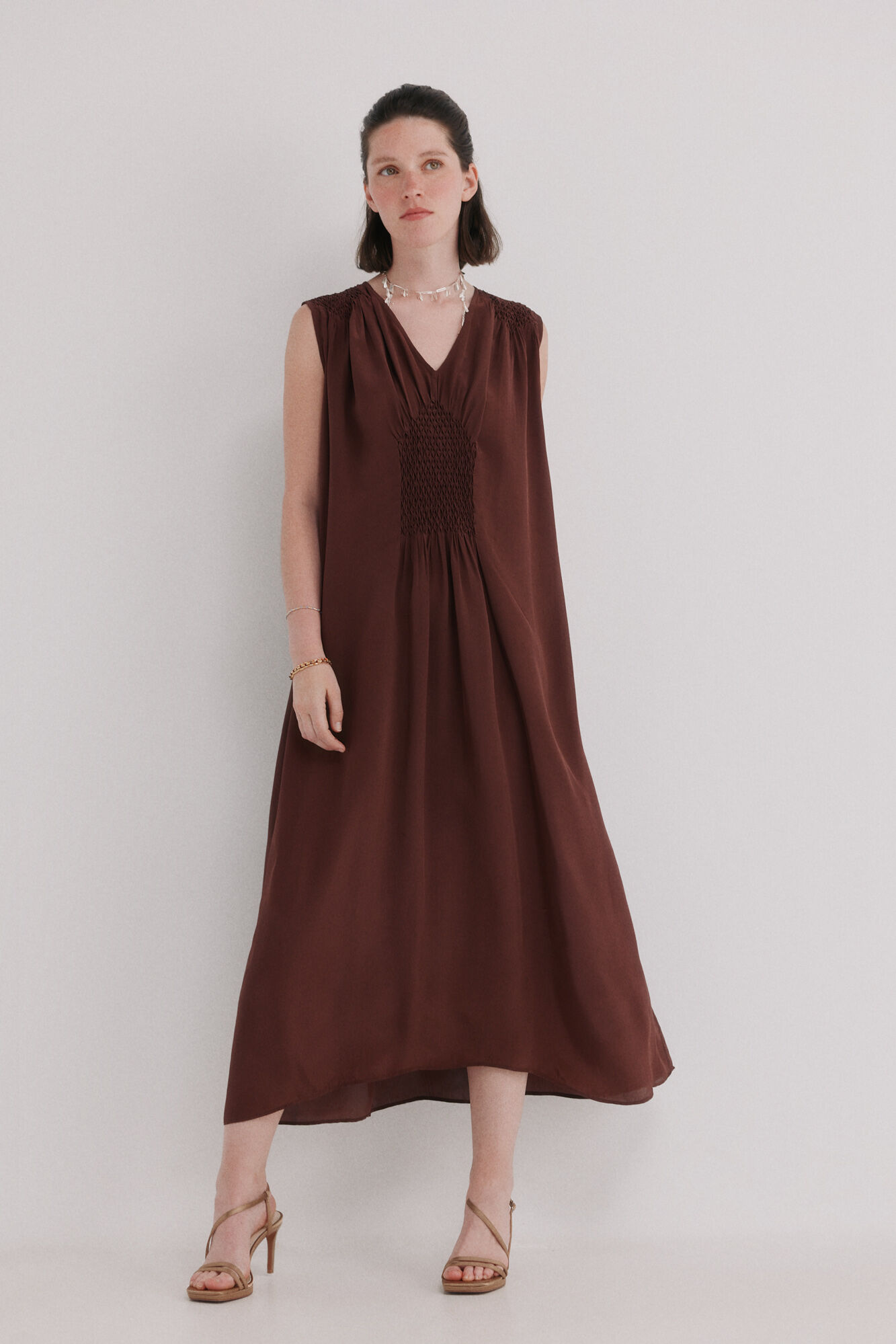 Hoss Intropia Aura. Vestido midi fluido Castanho