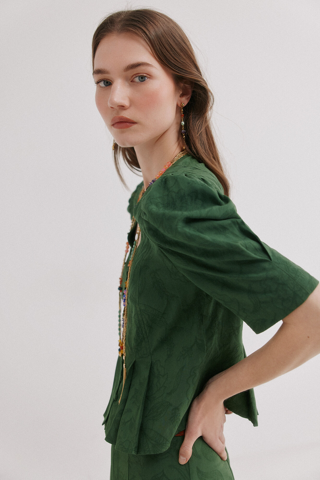 Hoss Intropia Casilda. Blusa rom&aacute;ntica entallada Kaki