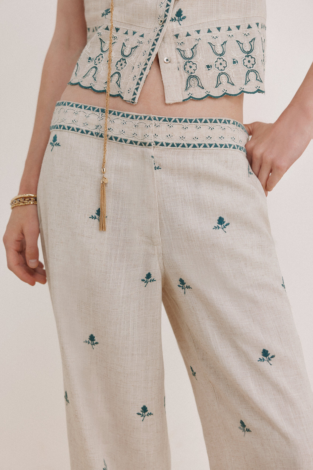 Hoss Intropia Embroidered trousers Ivory