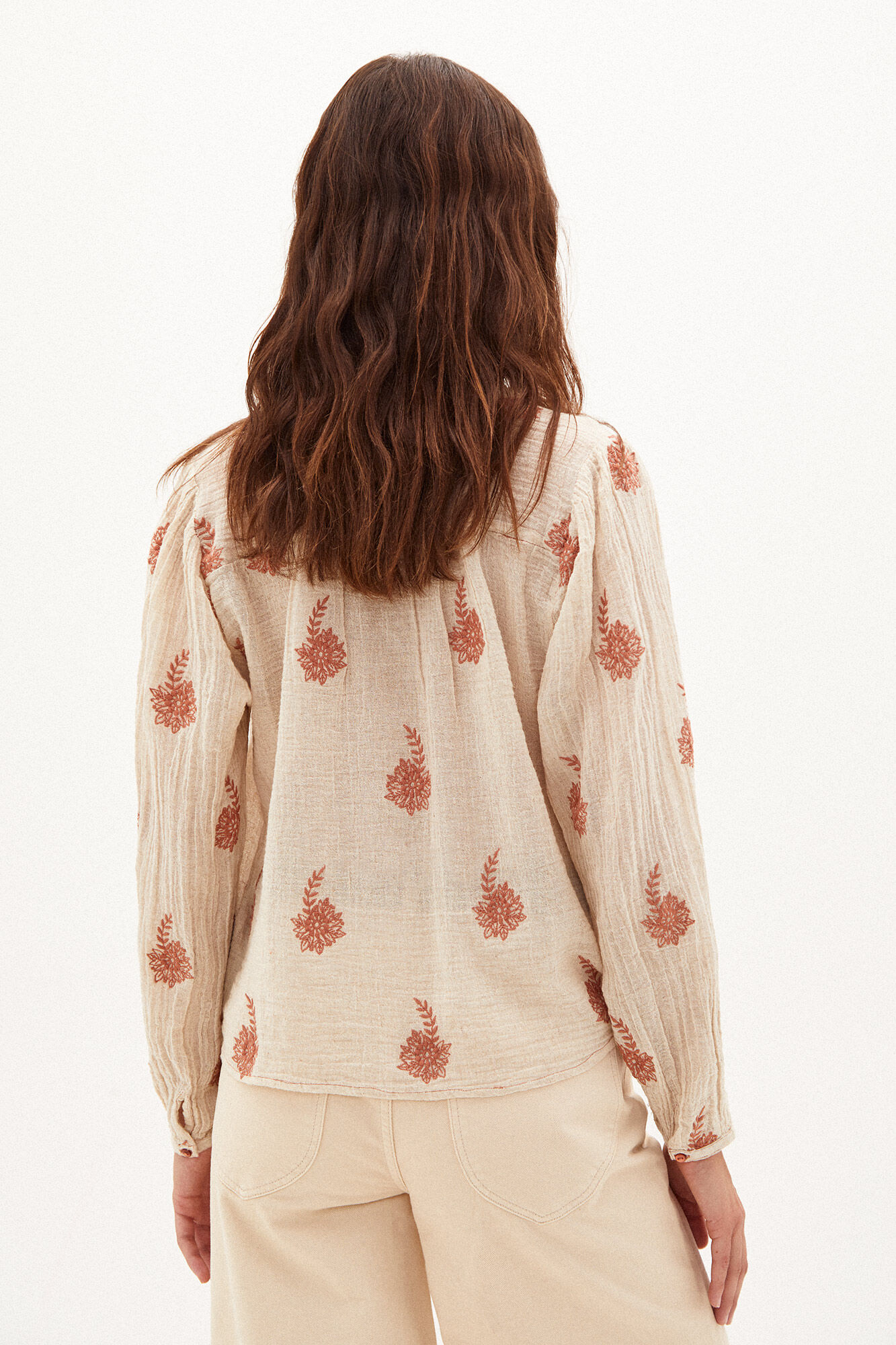 Hoss Intropia Simone. Blusa r&uacute;stica bordada Beige