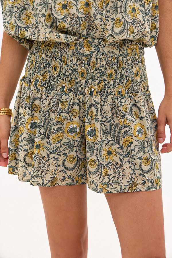 Hoss Intropia Polina. Cotton Bermuda shorts with print Khaki