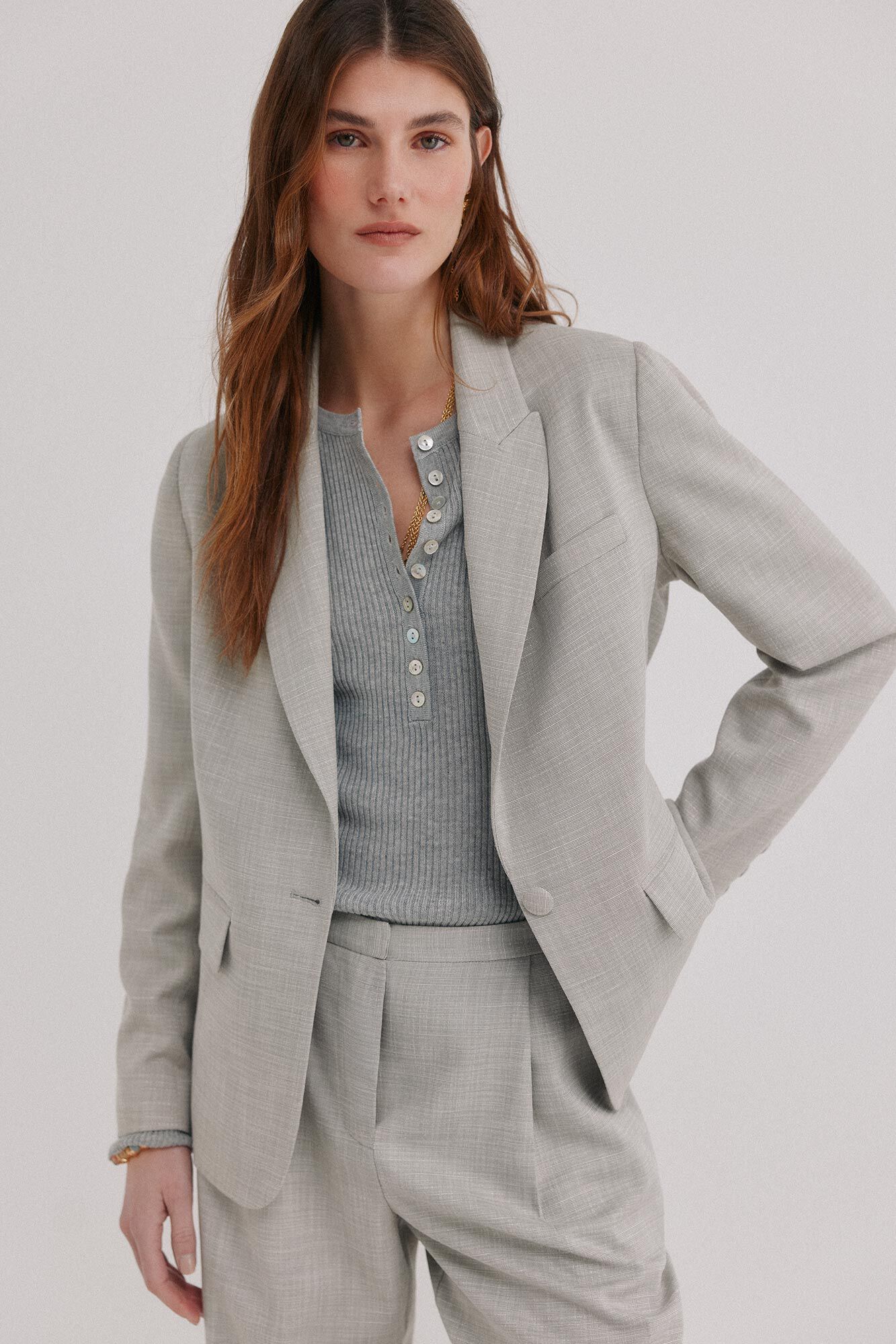 Hoss Intropia Eug&egrave;ne. Blazer cierre cruzado Gris