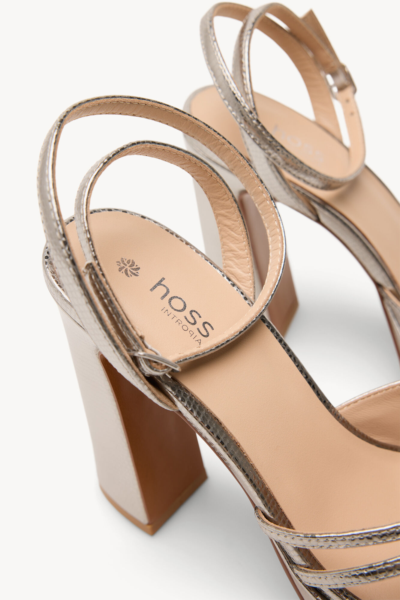 Hoss Intropia Marisa. Sandalias tac&oacute;n piel grabada Gris