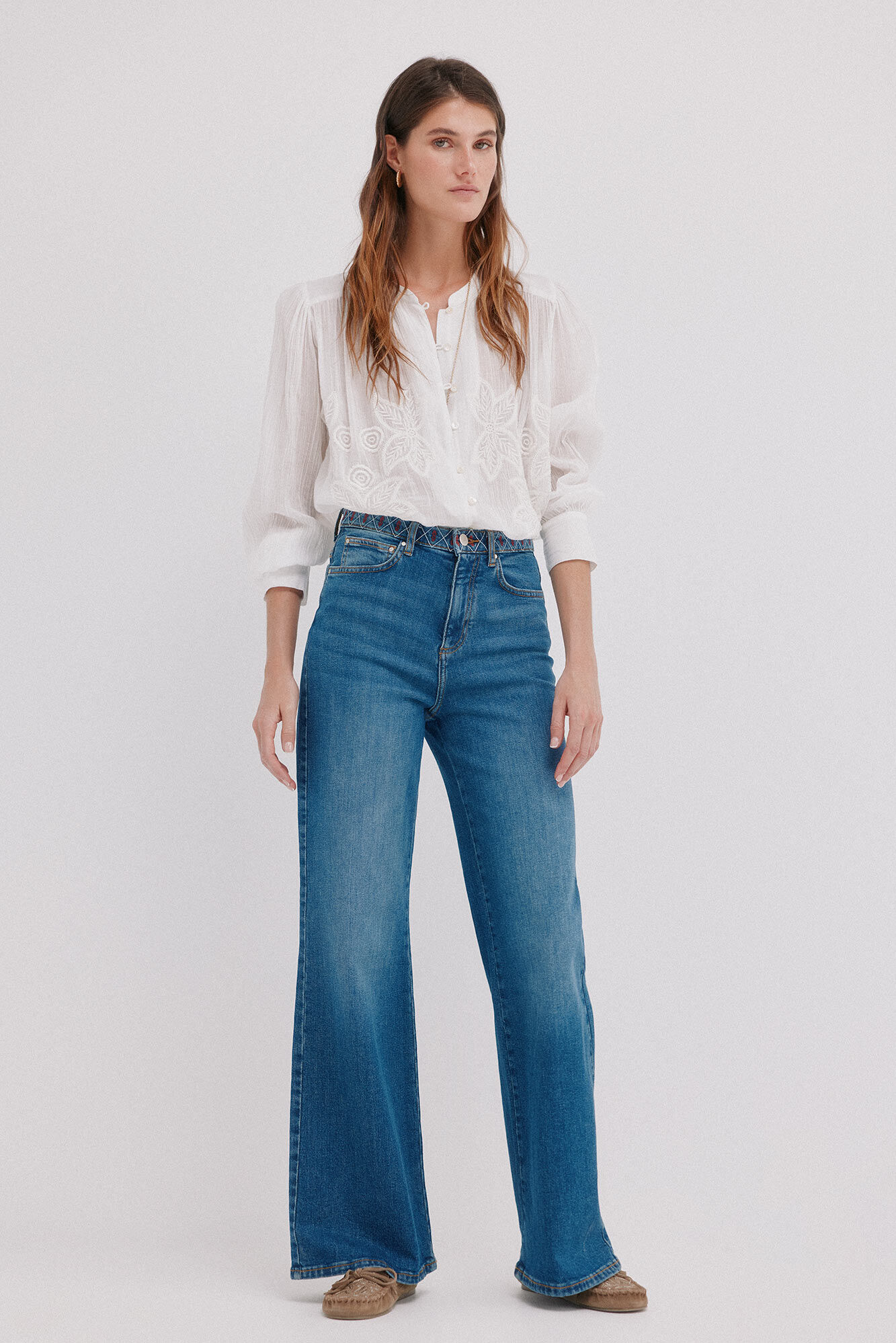 Hoss Intropia B&aacute;rbara. Vaqueros bordados Azul marino