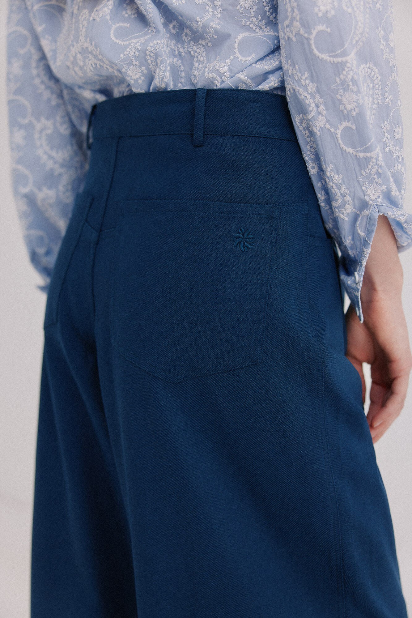 Hoss Intropia Petra. Pantalones corte ancho Azul marino