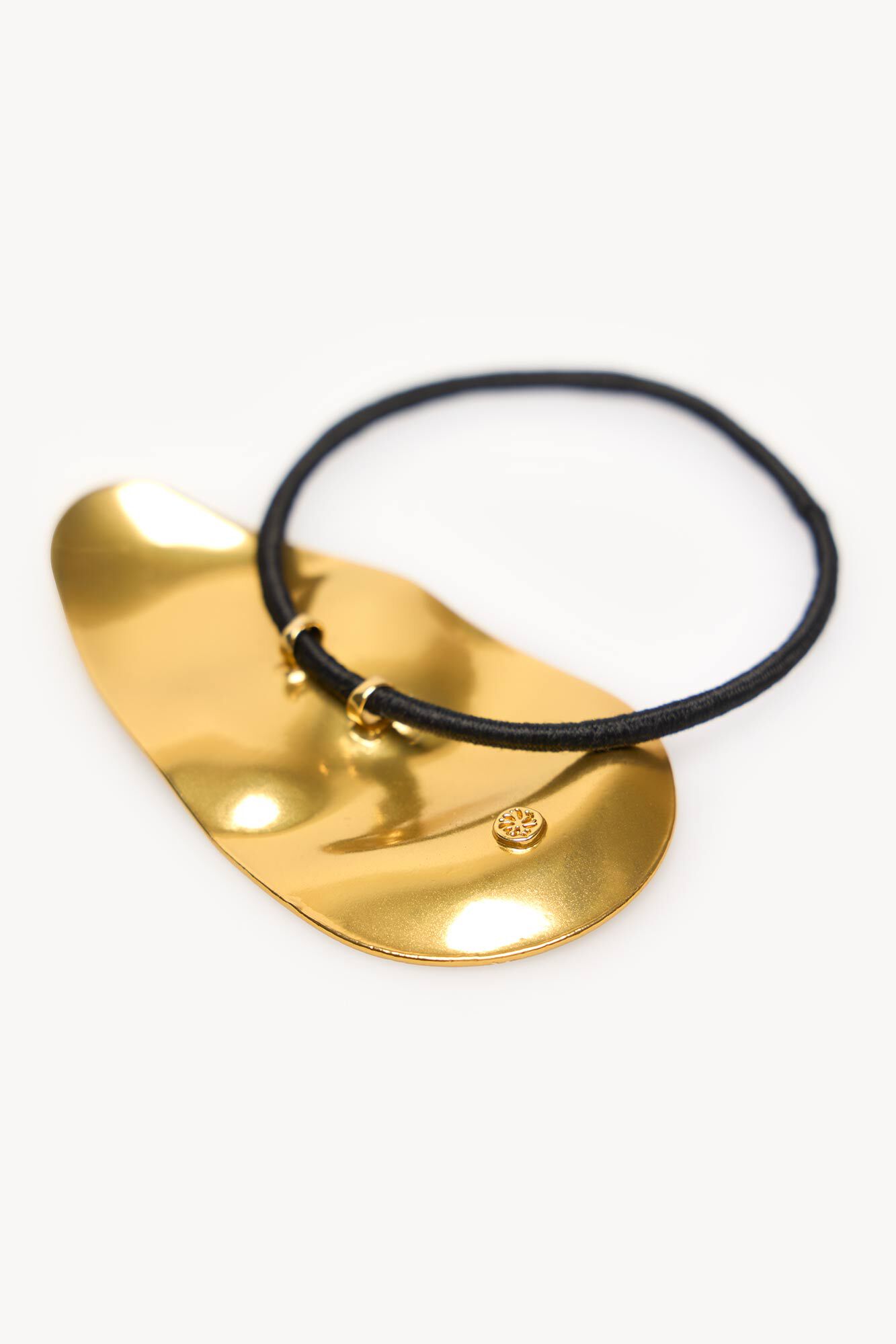 Hoss Intropia Leticia. Peda&ccedil;o de el&aacute;stico de cabelo Dourado