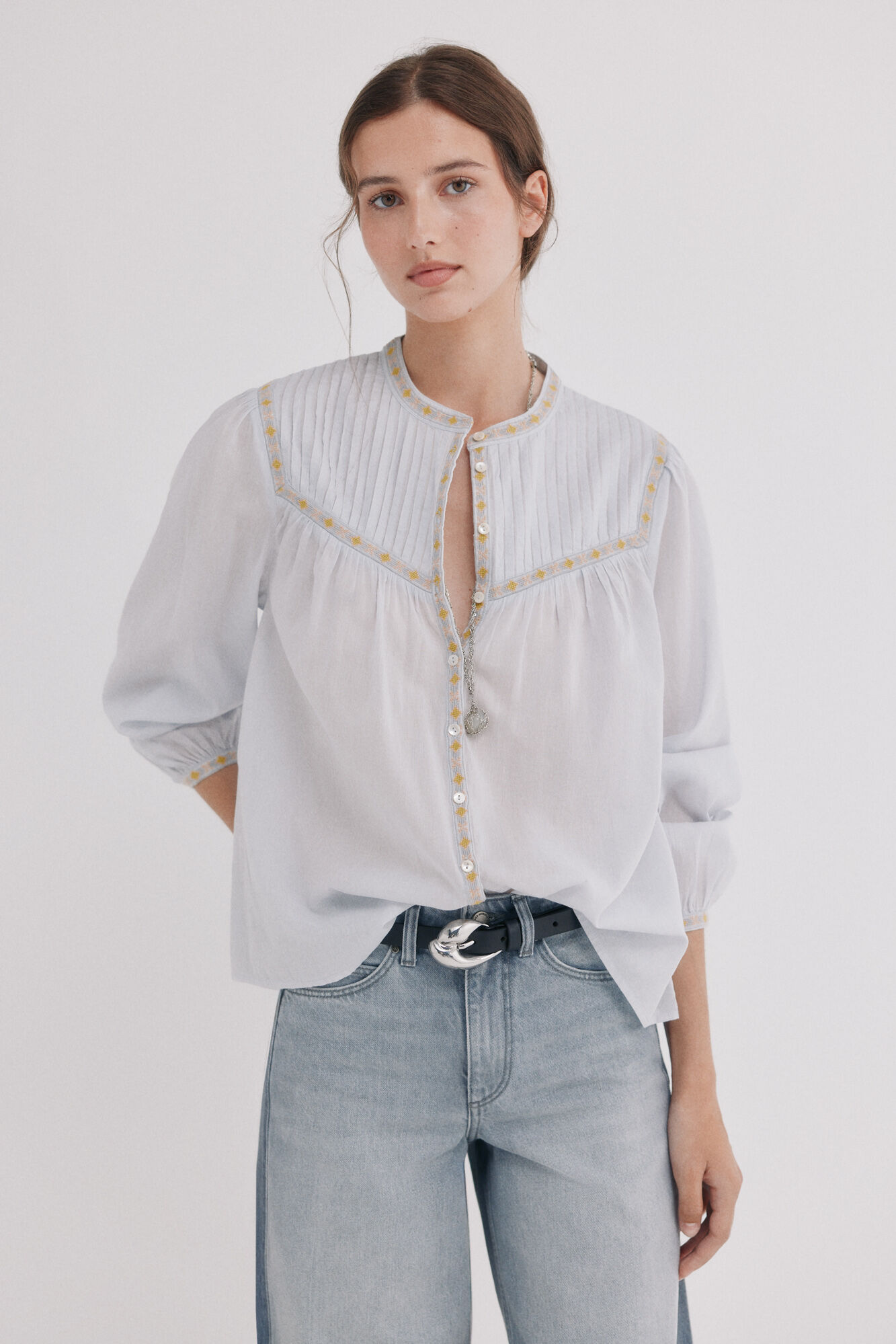 Hoss Intropia Catia. Blusa com pregas