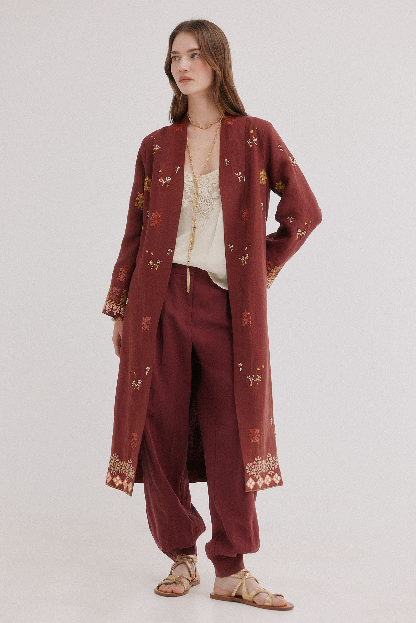 Hoss Intropia Entra. Quimono de linho comprido