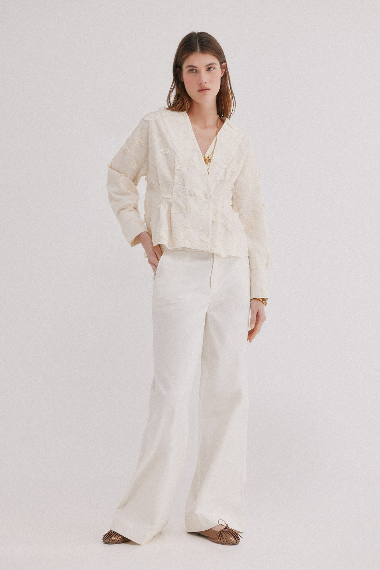 Hoss Intropia Patricia. Pantal&oacute;n de corte ancho Marfil