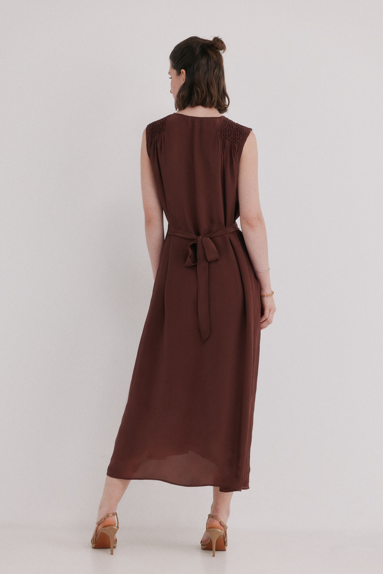 Hoss Intropia Aura. Vestido midi fluido Castanho