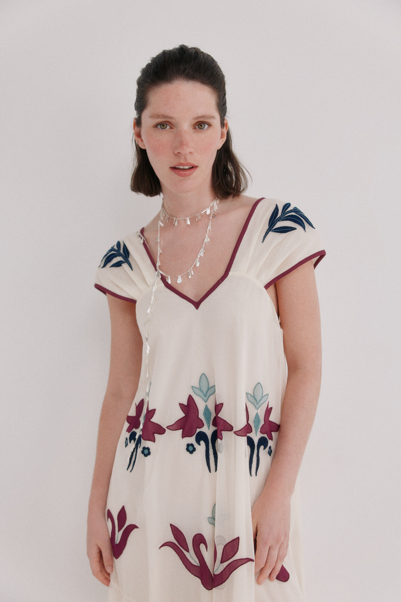 Hoss Intropia Aiora. Vestido rom&acirc;ntico white