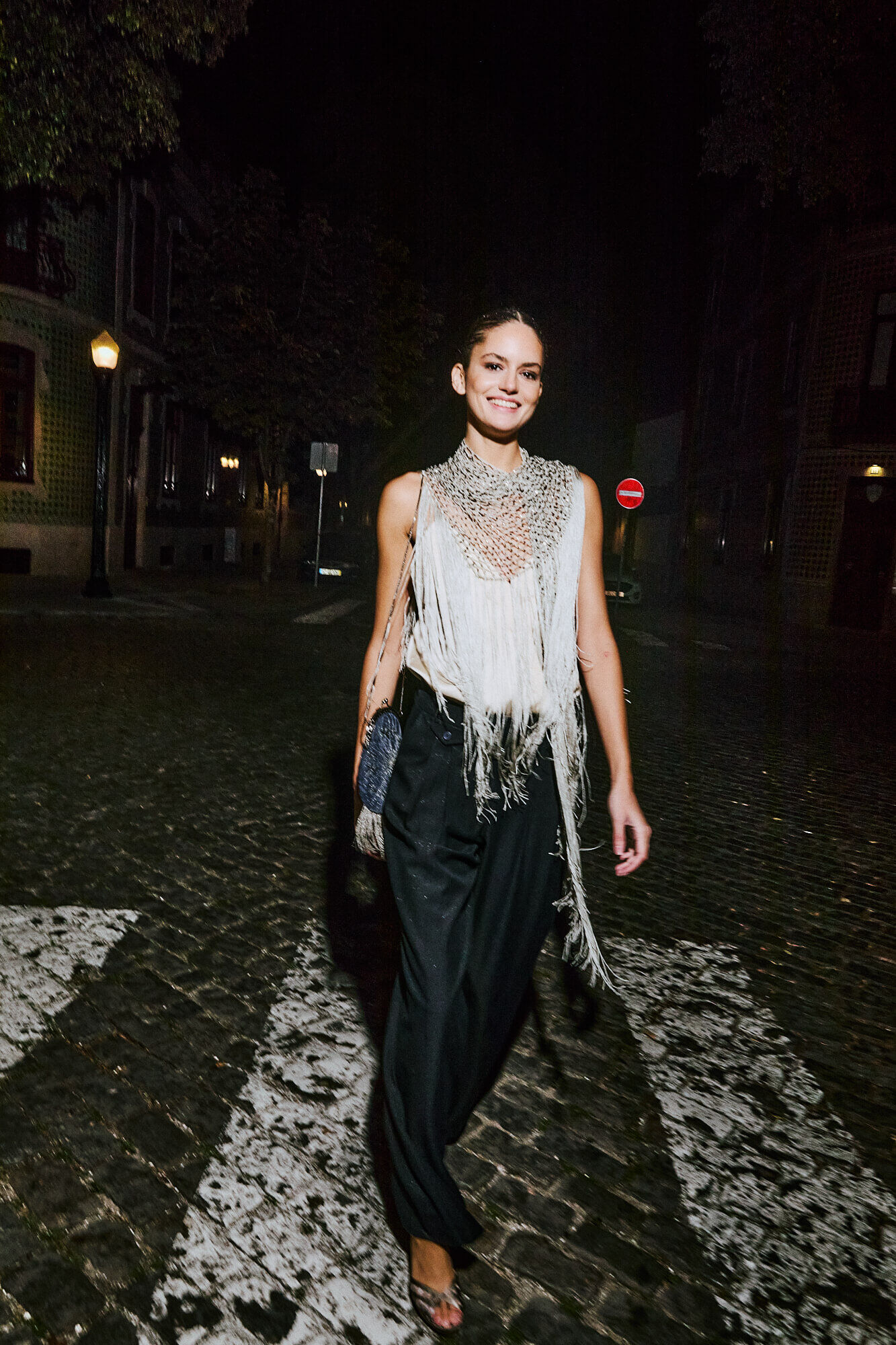 Hoss Intropia Malia. Chal bordado con abalorios