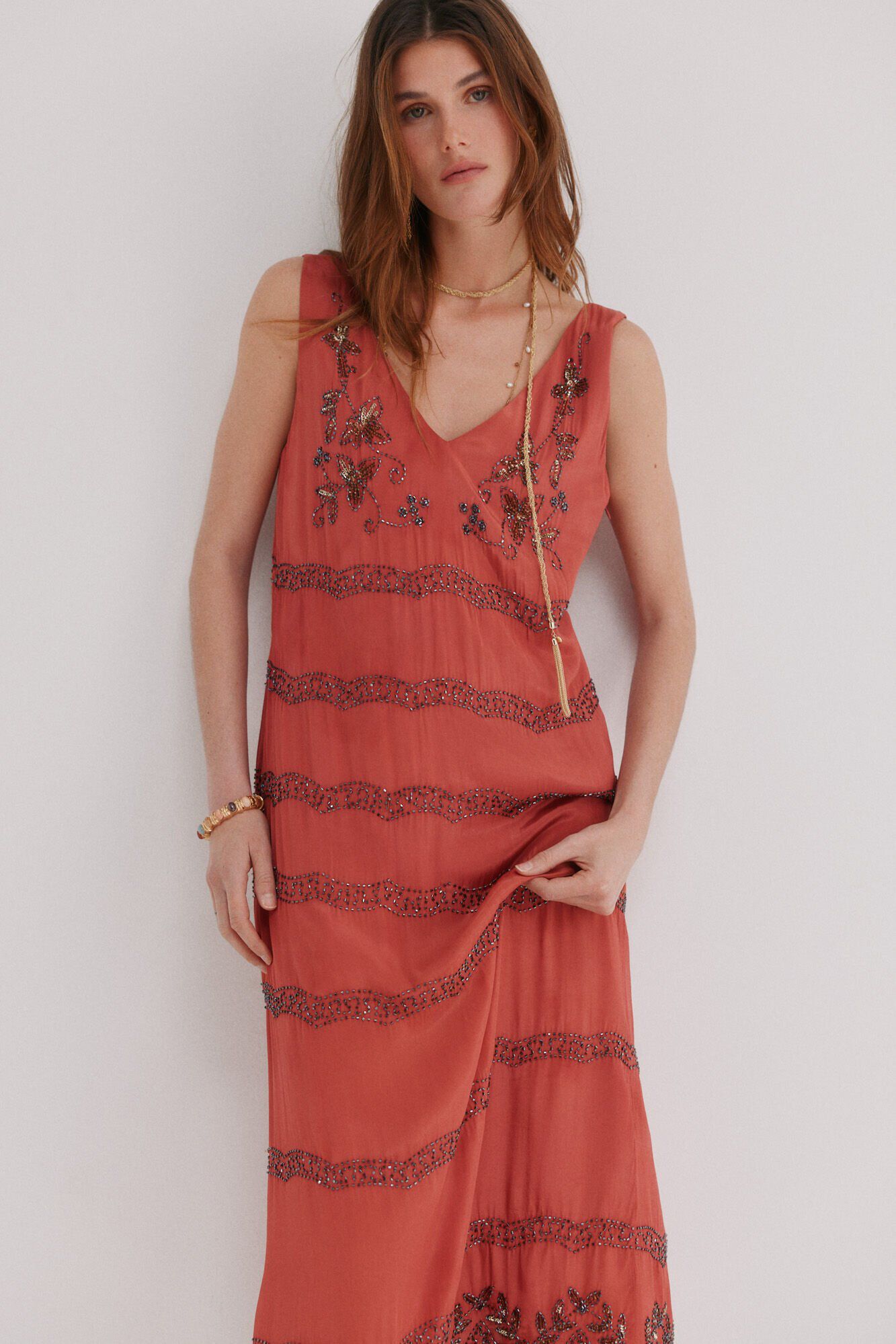 Hoss Intropia Abbie. Vestido midi en tono coral Turquesa
