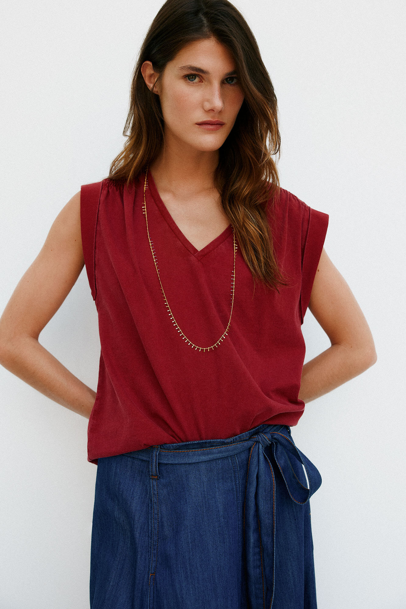 Hoss Intropia M&oacute;nica. Camiseta con pliegues