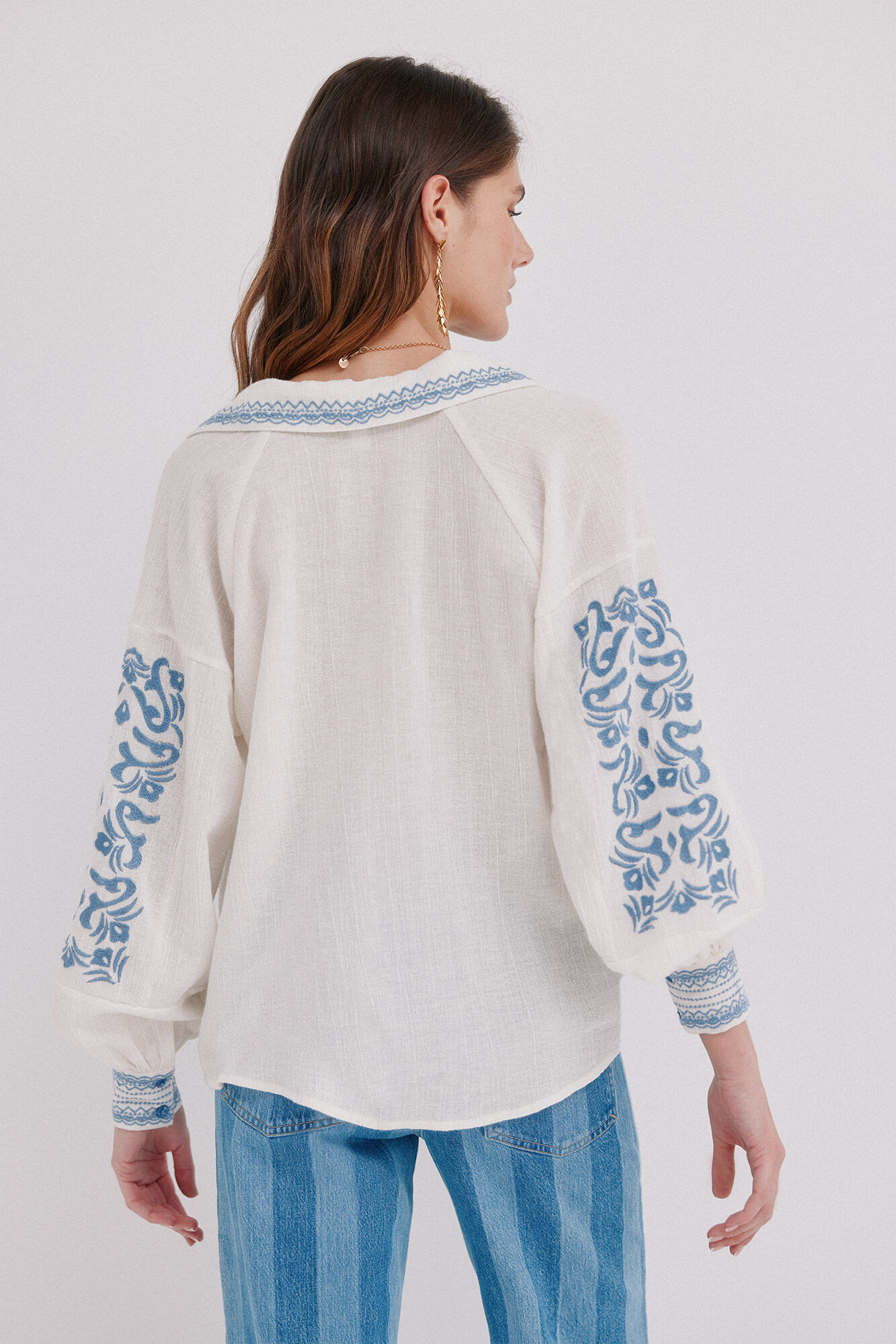 Hoss Intropia Carla. Embroidered blouse Ivory