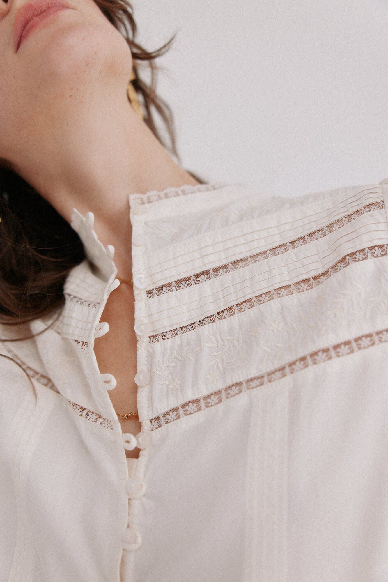 Hoss Intropia Catherine. Blusa rom&aacute;ntica Beige