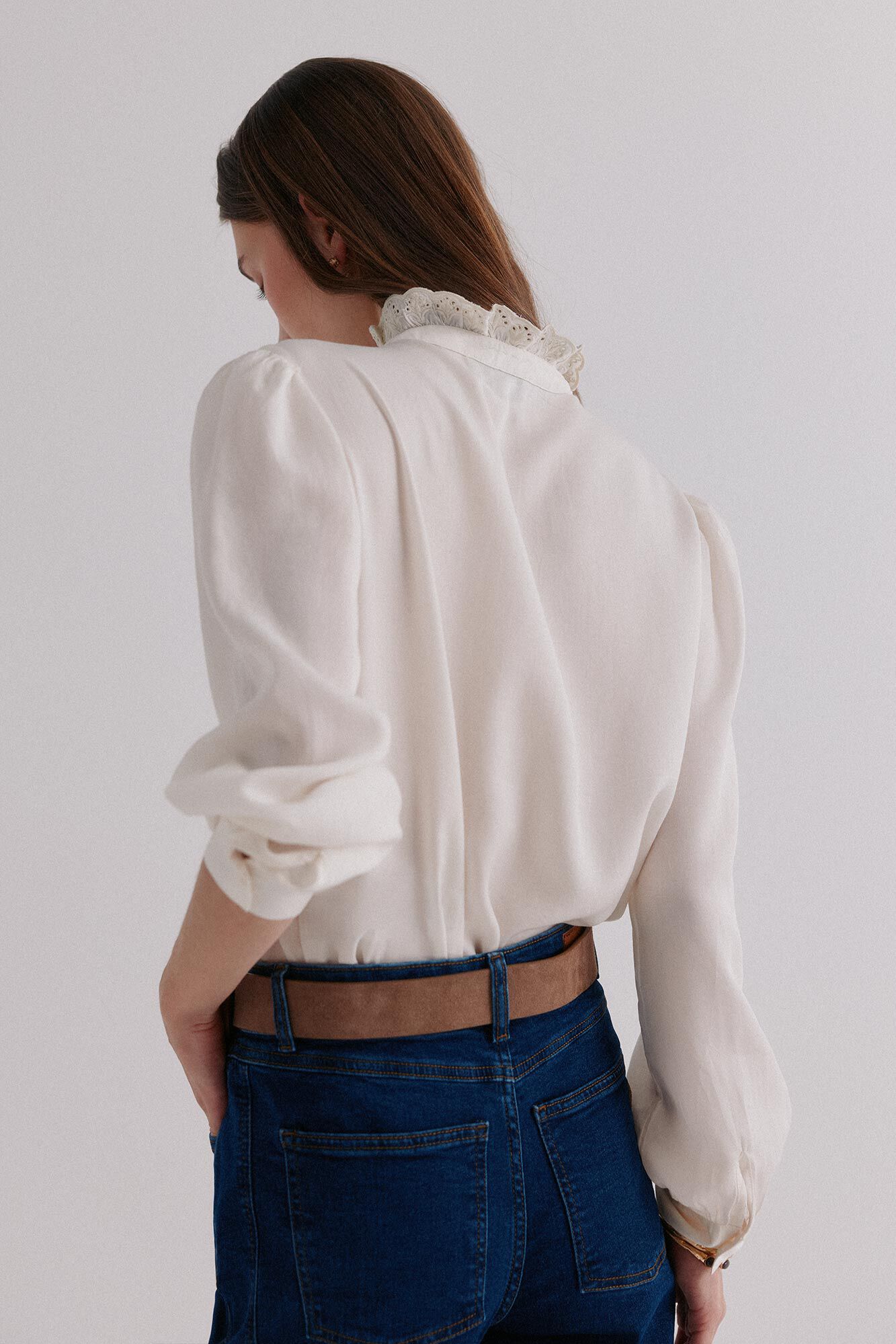 Hoss Intropia Colette. Embroidered blouse Ivory