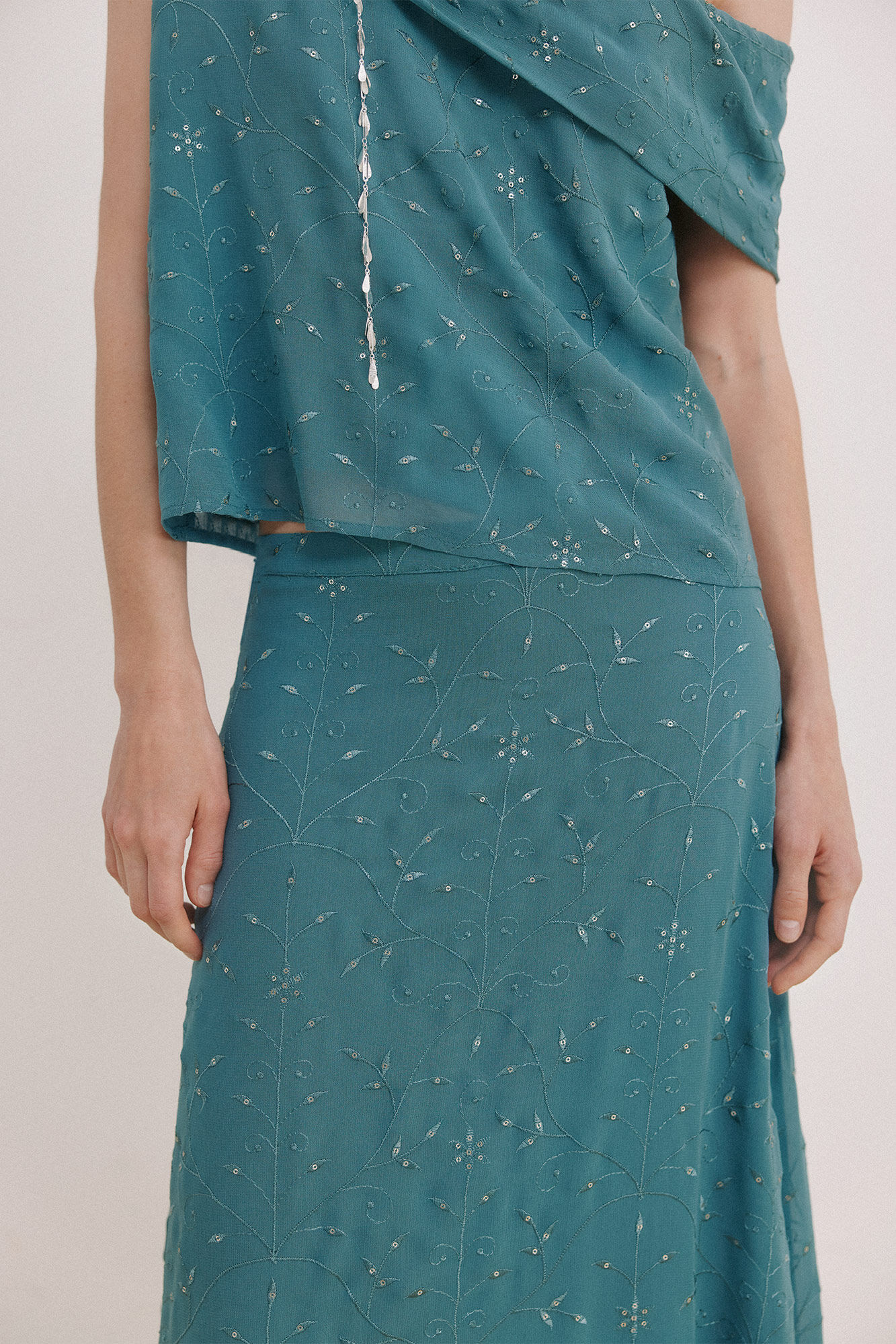 Hoss Intropia Rosa. Falda flu&iacute;da Verde