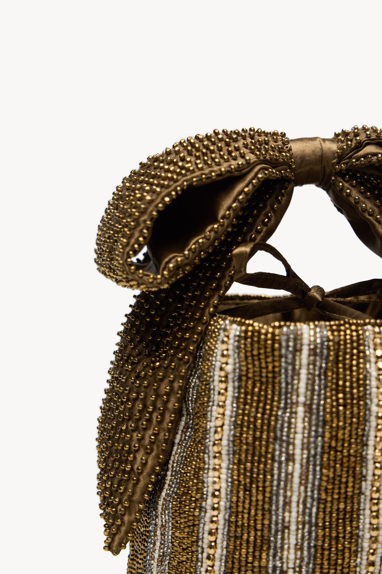 Hoss Intropia Nelsa. Bolso abalorios lazo Kaki