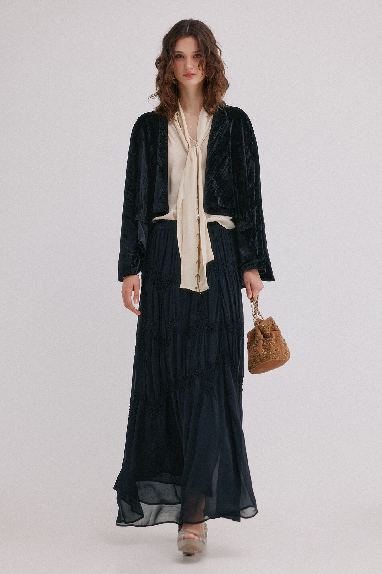 Hoss Intropia Ellen. Casaco de veludo