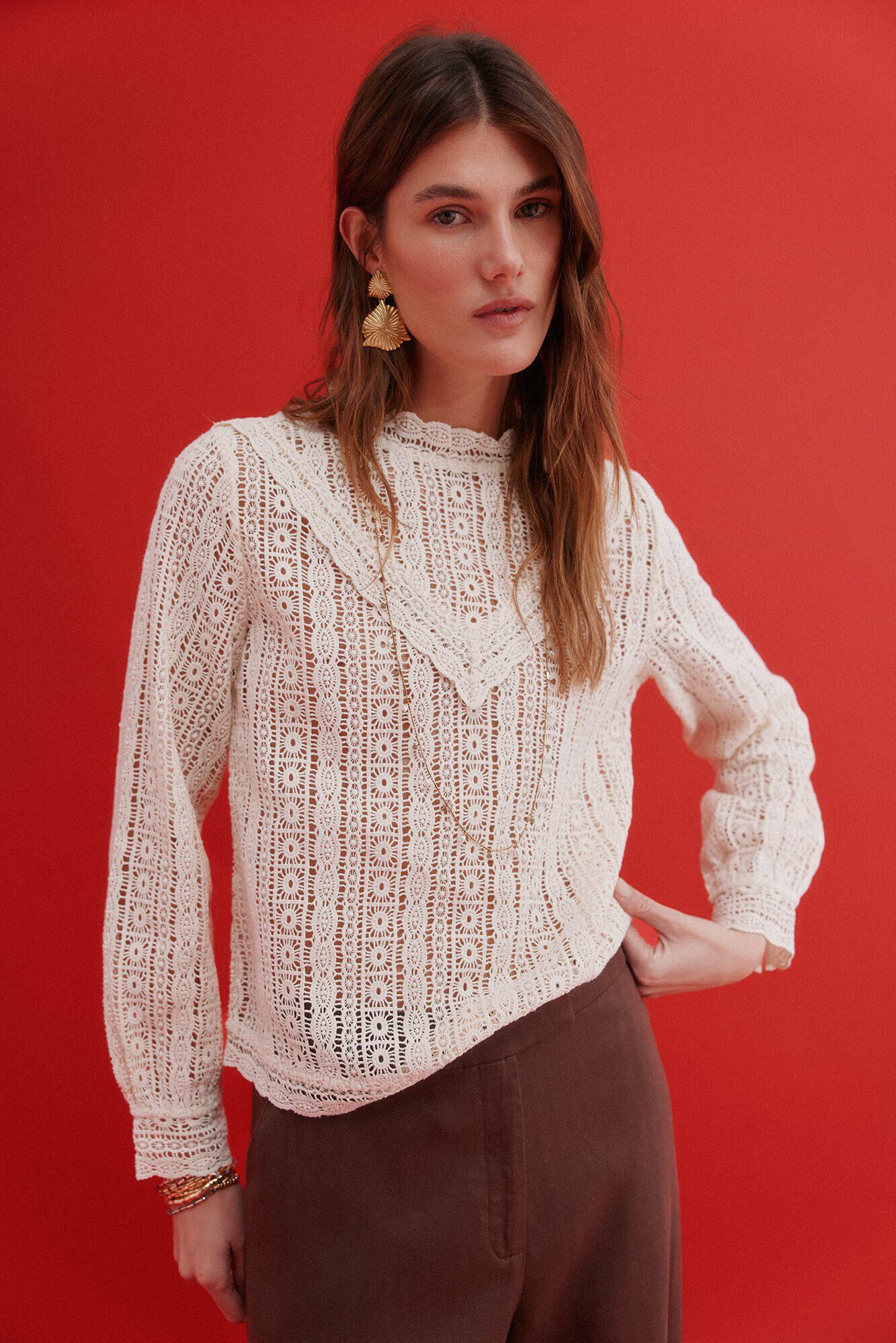 Hoss Intropia Camille. Blusa de guipur Marfil