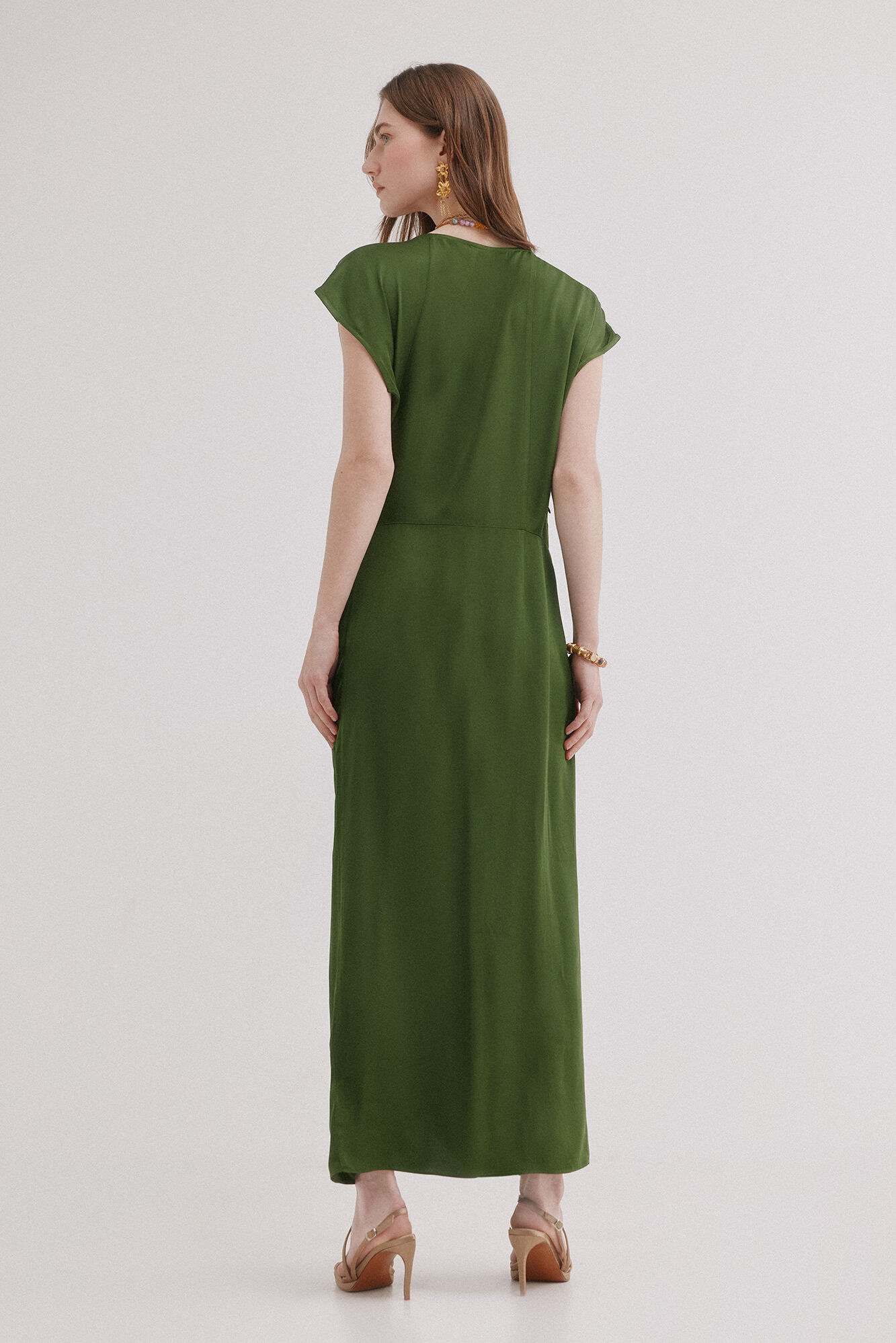 Hoss Intropia Amelia. Vestido midi drapeado Kaki