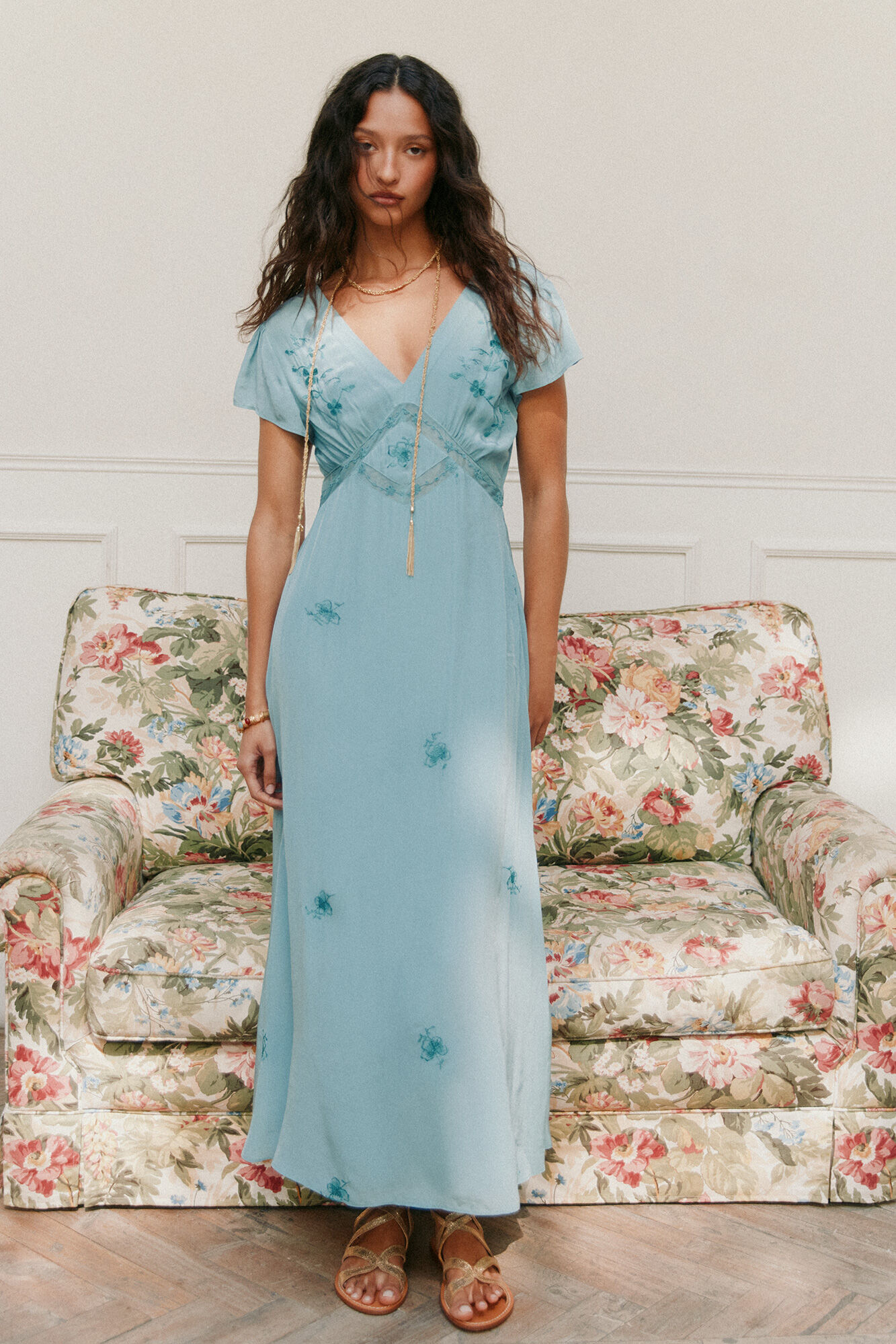 Hoss Intropia Ainhoa. Vestido bordados