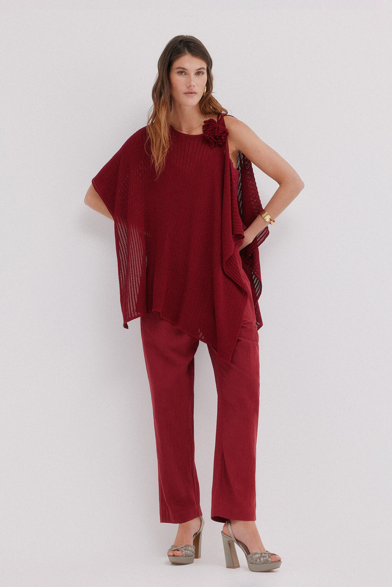 Hoss Intropia Noem&iacute;. Capa de tricot Vino