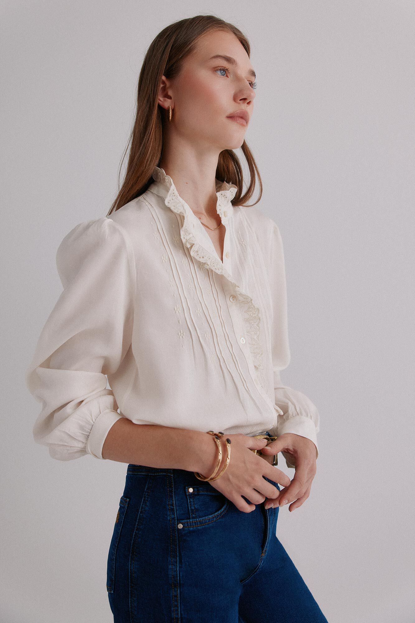 Hoss Intropia Colette. Embroidered blouse Ivory