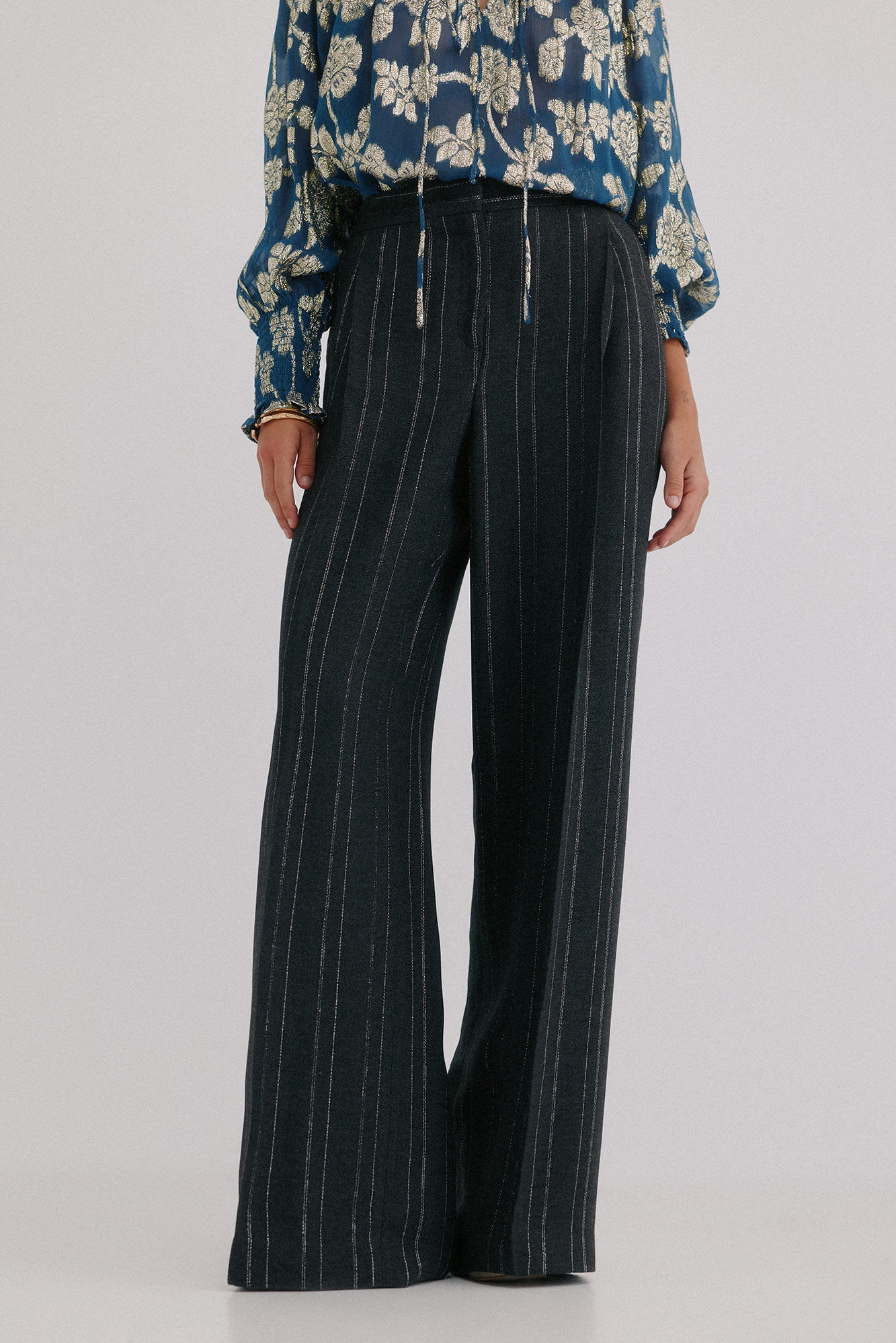 Hoss Intropia Pietra. Pantal&oacute;n a rayas