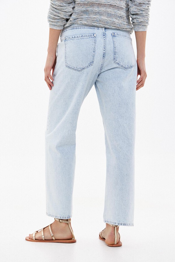 Hoss Intropia Ohiana. Straight jeans with embroidery Blue