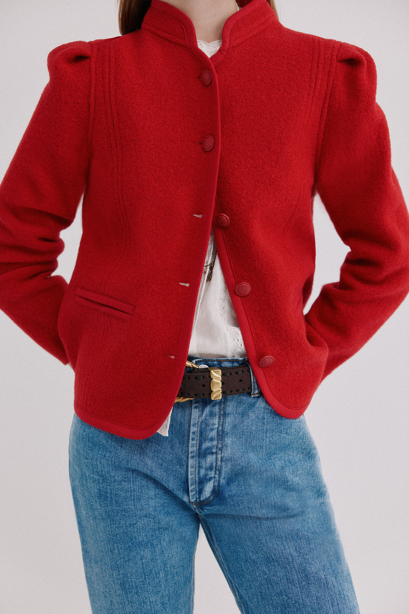 Hoss Intropia Francia. Chaqueta austriaca rojo