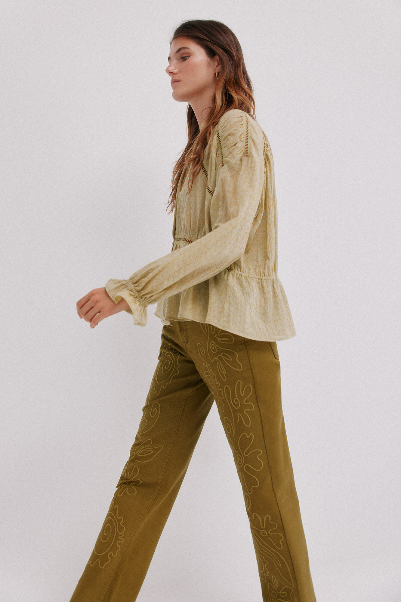 Hoss Intropia Berenice. Embroidered jeans Khaki
