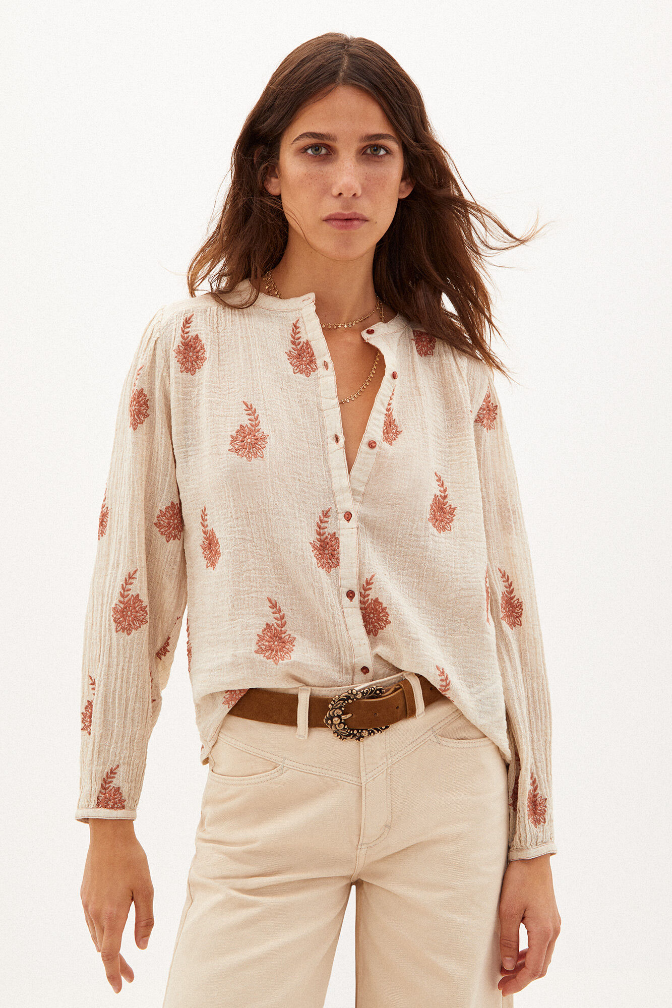 Hoss Intropia Simone. Blusa r&uacute;stica bordada Beige