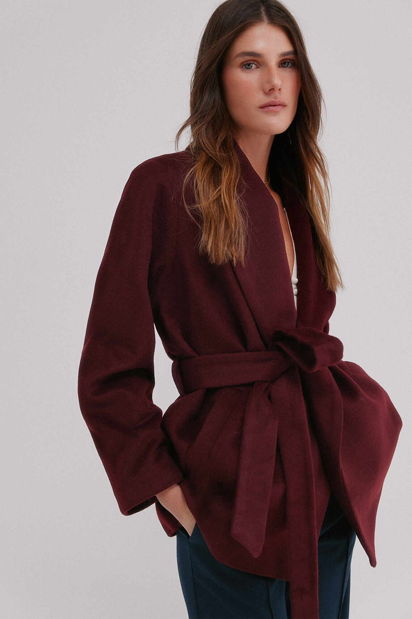 Hoss Intropia Filippa. Abrigo con cintur&oacute;n Vino