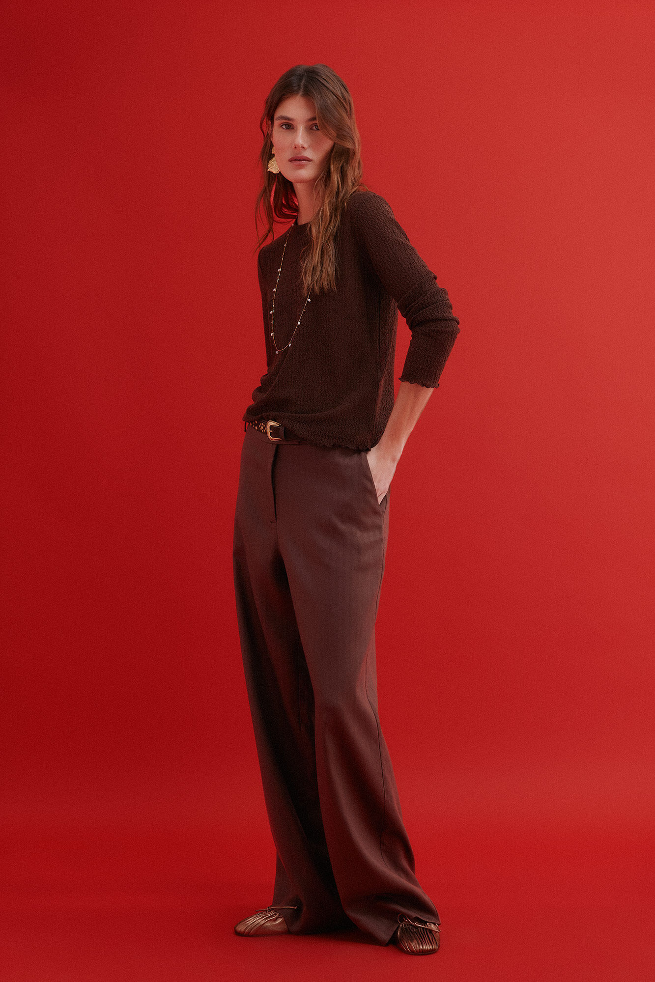 Hoss Intropia Maite. Camiseta con textura Marron oscuro