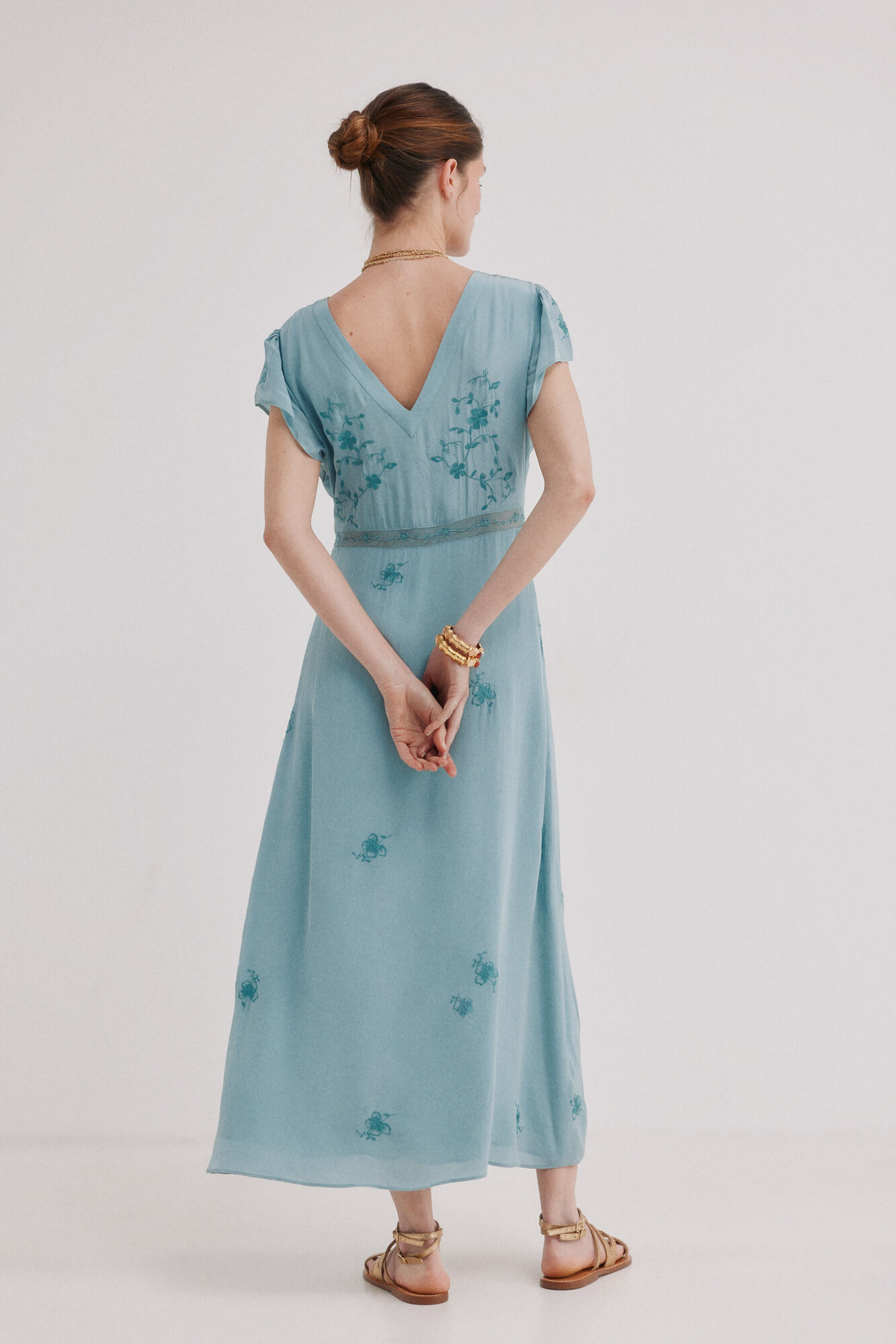 Hoss Intropia Ainhoa. Vestido bordados Turquesa