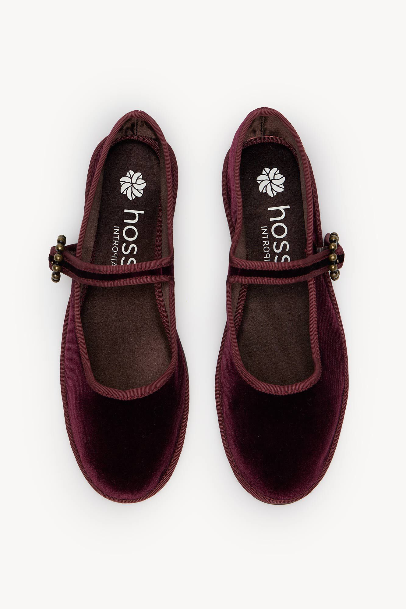 Hoss Intropia Laia. Venecianas de terciopelo Vino