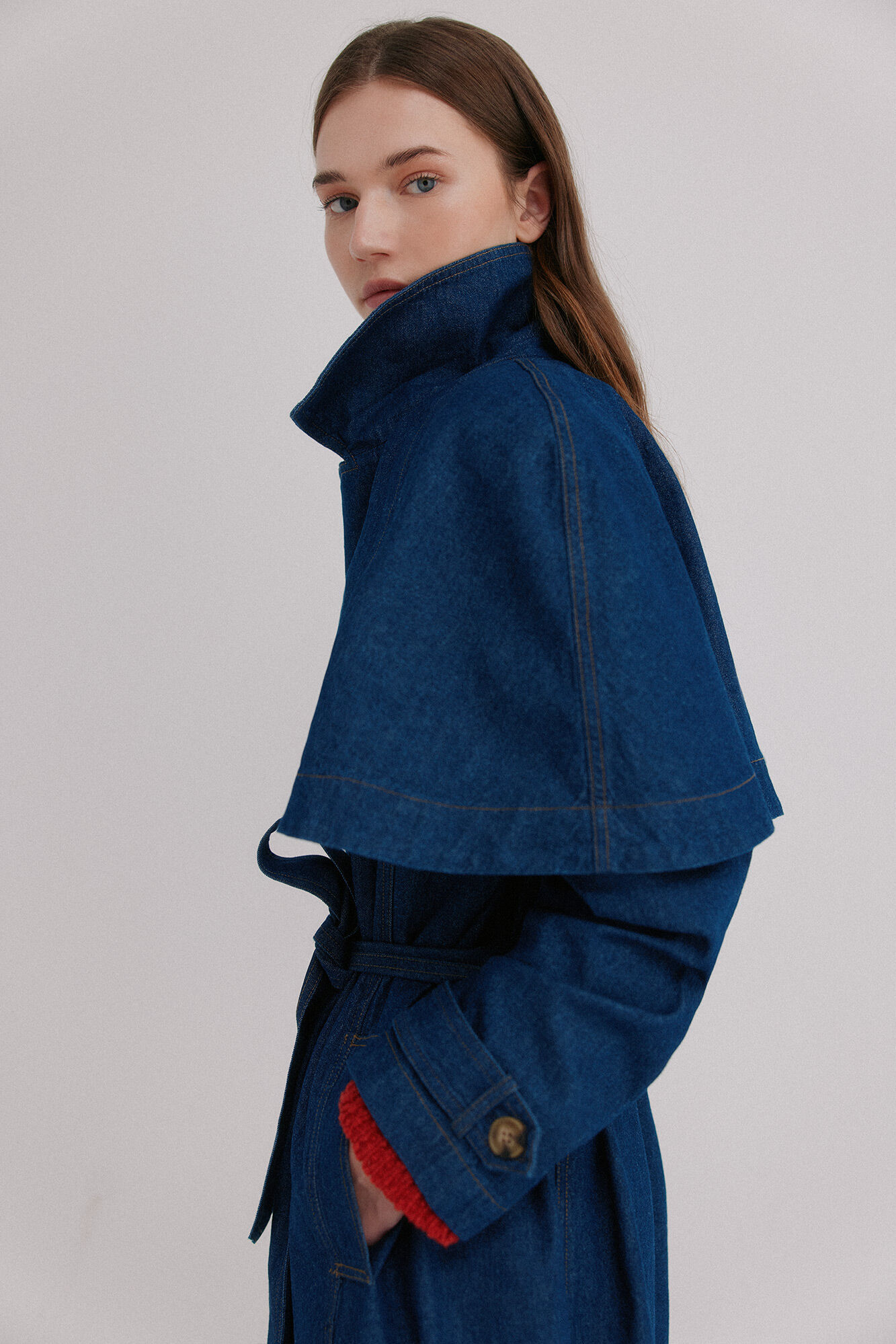 Hoss Intropia Darelle. Gabardina denim Azul marino